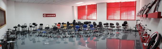 Ajustement d'inclinaison de dossier de chaises de Cleanroom d'ESD de polyuréthane confortable